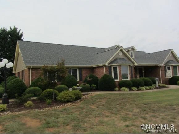 225 North Woodleaf Road