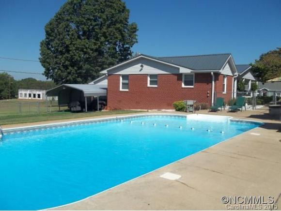 108 Westmore Drive - Photo 2