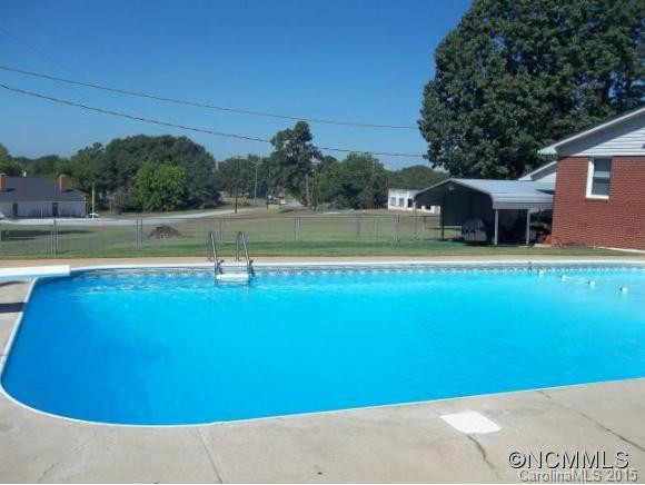 108 Westmore Drive - Photo 3
