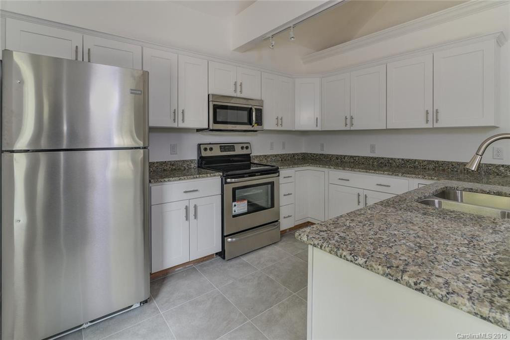 206 State Street - Photo 3