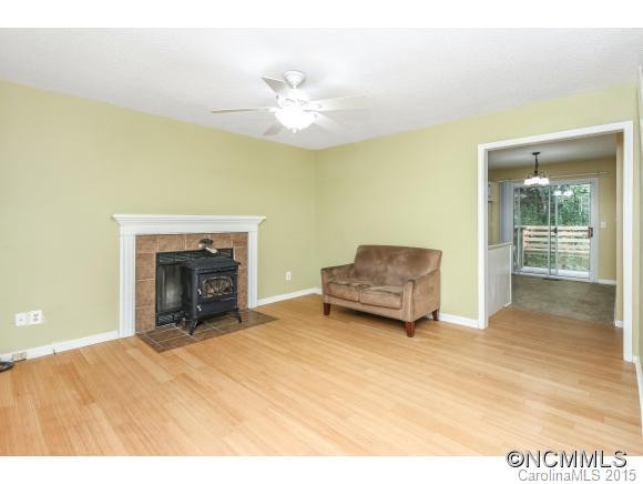 320 Mountain Crest - Photo 3