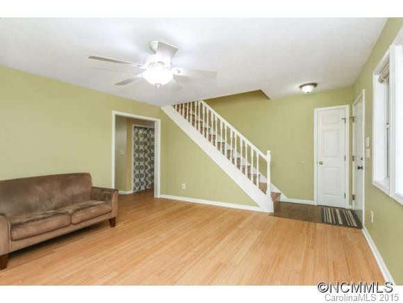 320 Mountain Crest - Photo 6