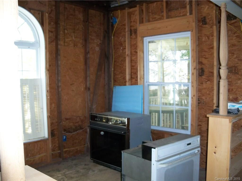 121 McDonald - Photo 8