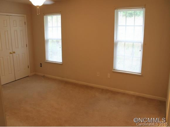 196 Farington Circle - Photo 11