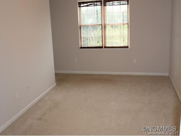 196 Farington Circle - Photo 17