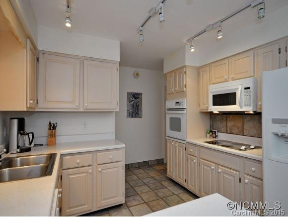 1591 Campbell Drive - Photo 3