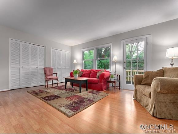 2 Fernbrook Place - Photo 2