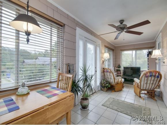 1621 Ridgewood Boulevard - Photo 2
