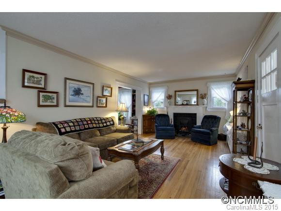 1621 Ridgewood Boulevard - Photo 3
