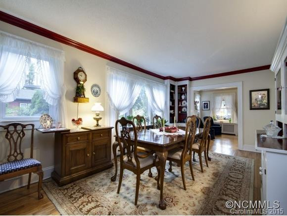 1621 Ridgewood Boulevard - Photo 6