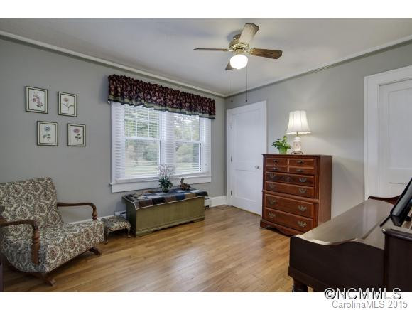 1621 Ridgewood Boulevard - Photo 7