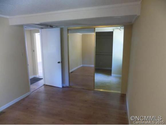 216 E Oakview Road - Photo 13
