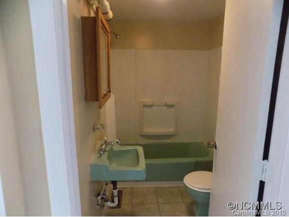 216 E Oakview Road - Photo 16