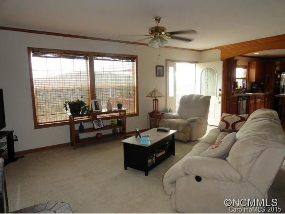 187 Mountain Shadow La. - Photo 9