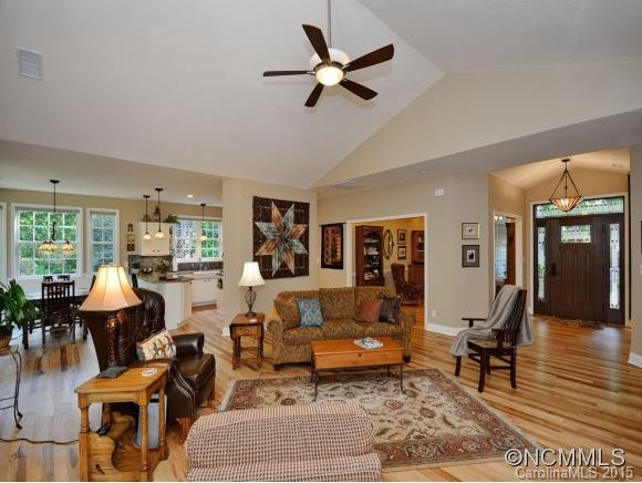 142 Woodburn Drive - Photo 3