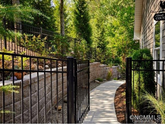 142 Woodburn Drive - Photo 24