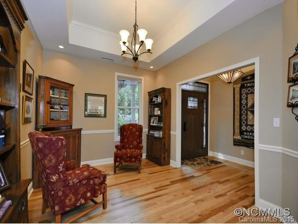 142 Woodburn Drive - Photo 5