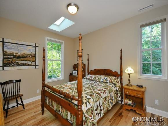 142 Woodburn Drive - Photo 9