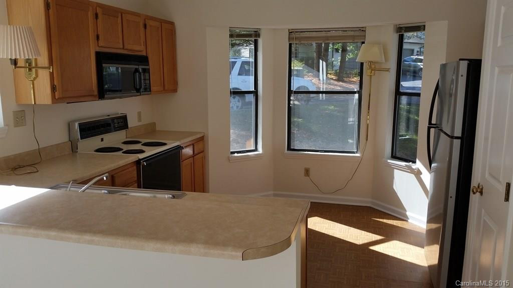 301 Oak Pl - Photo 5