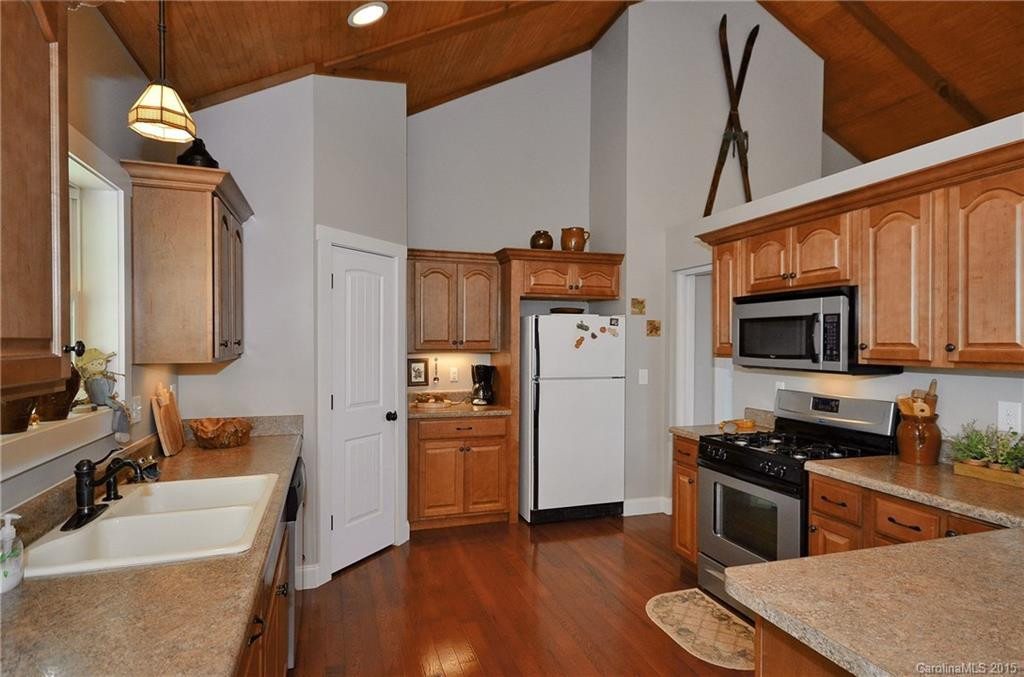 403 Winfield Drive - Photo 7