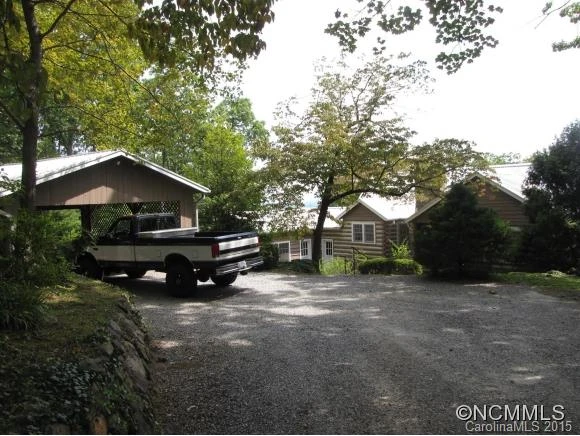 2200 Carolina Drive