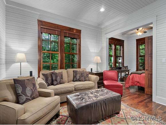 7 Whitman Lane - Photo 16