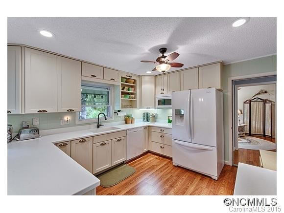 122 Orchard Drive - Photo 3