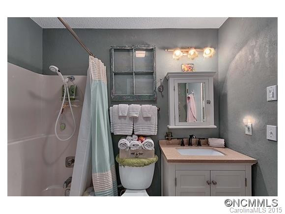 122 Orchard Drive - Photo 7