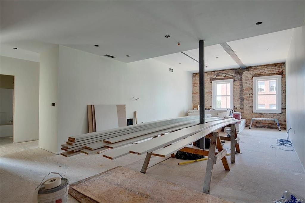 23 Broad Street #202 - Photo 2