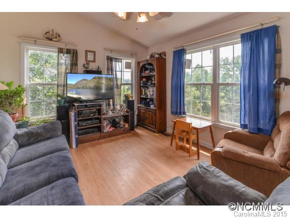 35 Faithful Lane - Photo 4