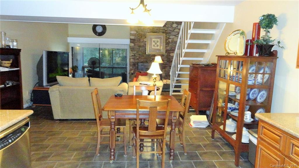 7 Lakemoor Lane - Photo 9