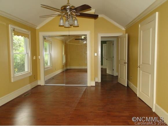 211 E Lakeshore Drive - Photo 4