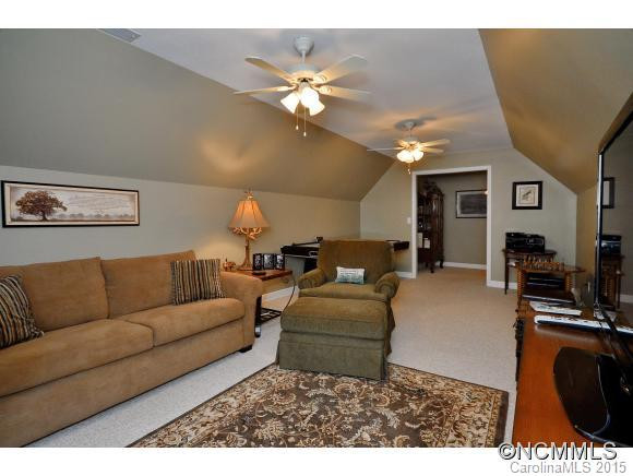 207 Presidential Drive - Photo 18