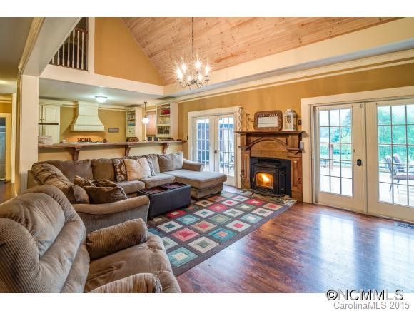 5000 Bat Cave Road - Photo 3