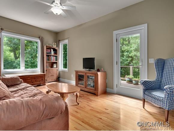 112 Tarnhill Drive - Photo 13