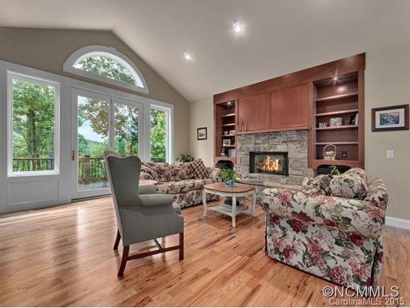 112 Tarnhill Drive - Photo 3