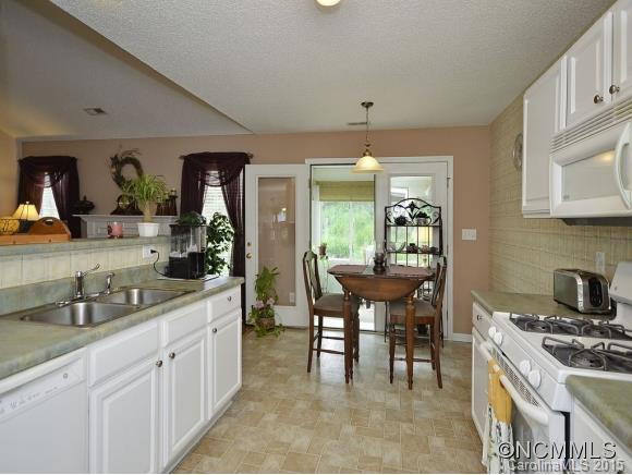 42 Morning Mist Road - Photo 10