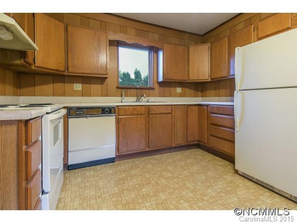 780 Hendersonville - Photo 3