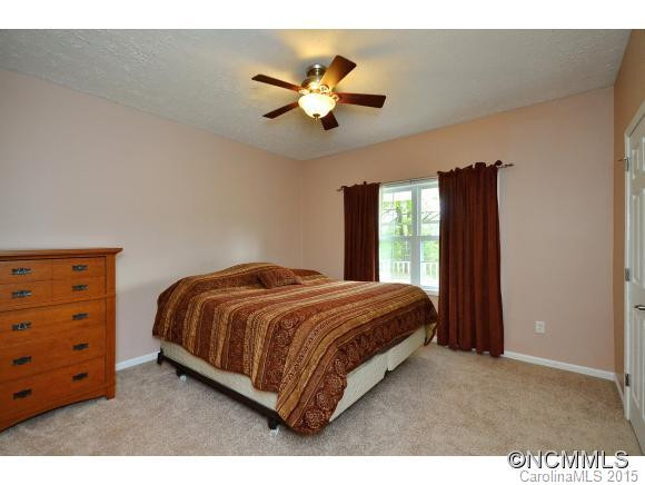 2701 N River Road - Photo 13