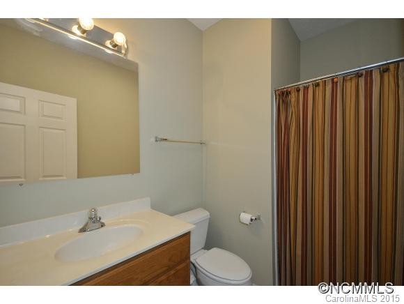 2701 N River Road - Photo 16