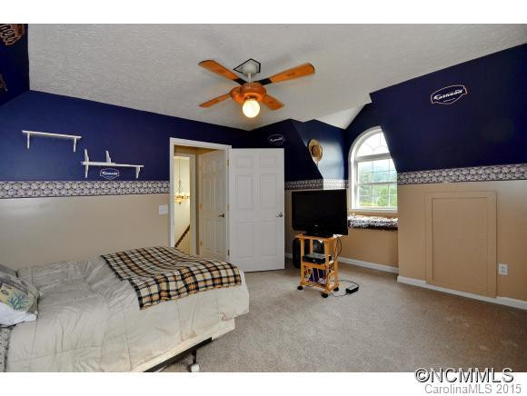 2701 N River Road - Photo 18