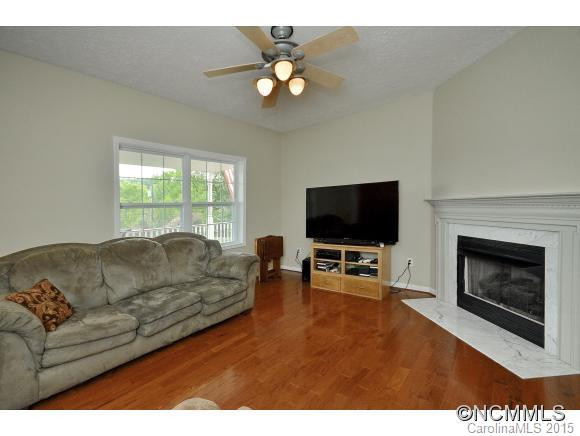 2701 N River Road - Photo 7