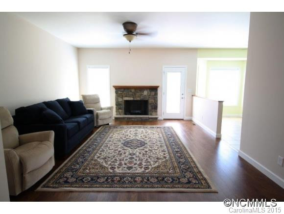 439 Meadowview - Photo 3