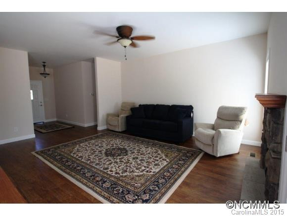 439 Meadowview - Photo 4