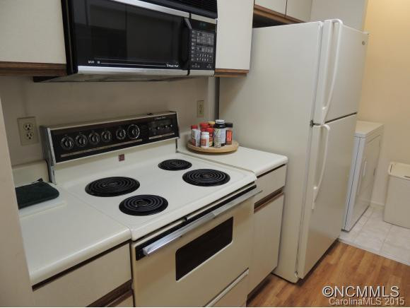 110 Heywood Road - Photo 6
