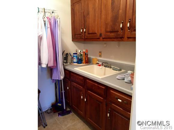 33 Southern Fairway Court #B1 - Photo 16