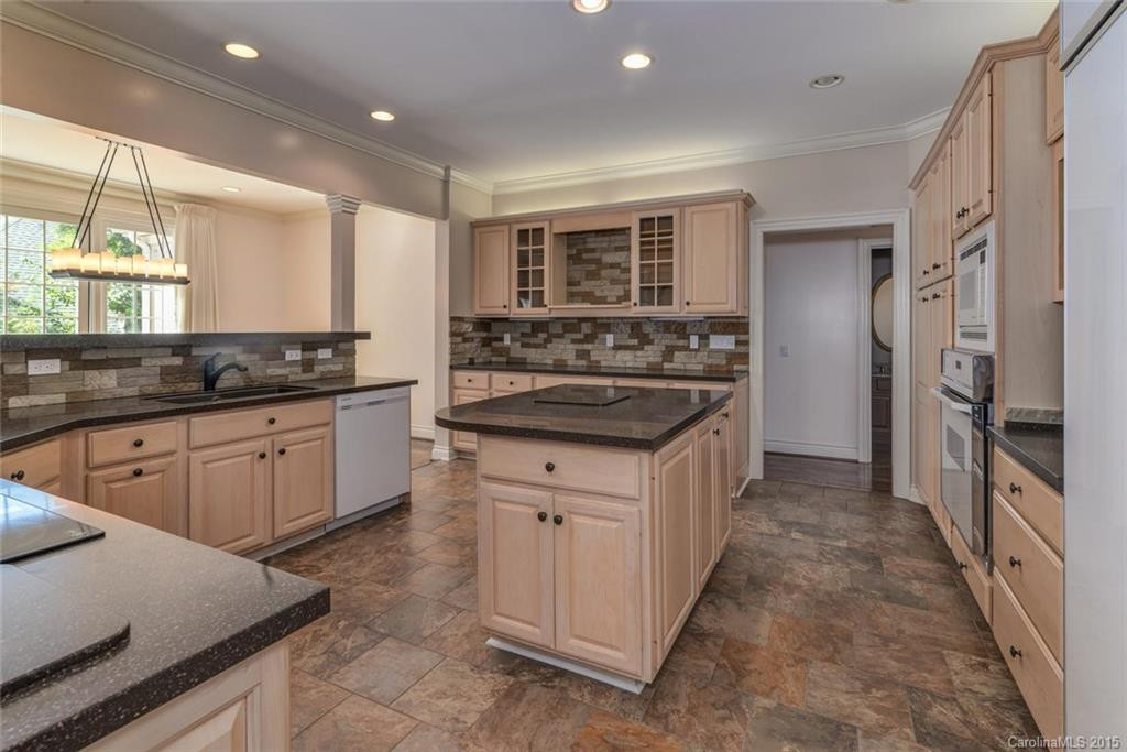 22 Tiverton Lane - Photo 13
