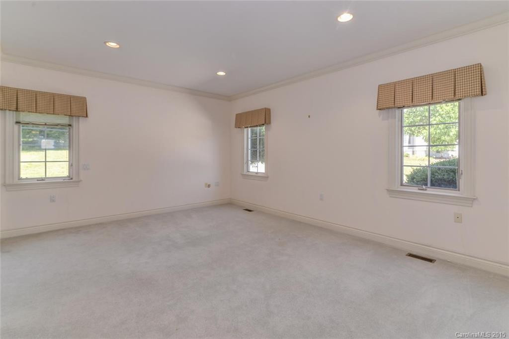 22 Tiverton Lane - Photo 17
