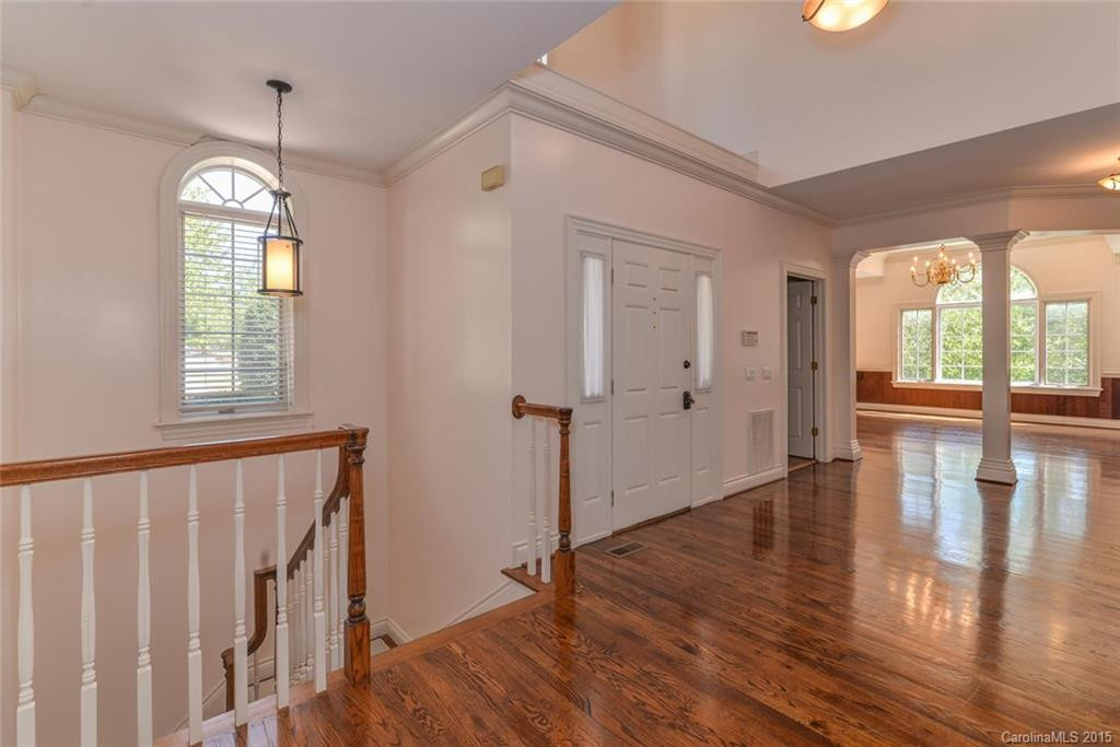 22 Tiverton Lane - Photo 5