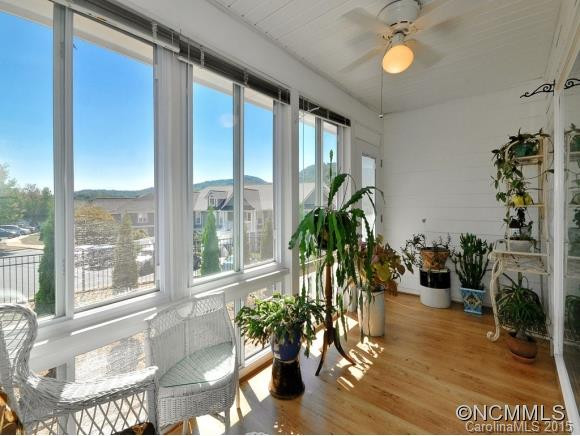 2102 Hyde Park Drive - Photo 2